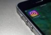 Instagram Tips: ಫೋಟೋ ಸೇವ್ ಮಾಡಲು, ಸ್ಟೇಟಸ್ hide ಮಾಡಲು ಹೀಗೆ ಮಾಡಿ close up of smart phone