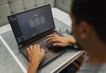 ChatGPT ಗೆ ಎದುರಾಳಿ Google Bard man people woman laptop
