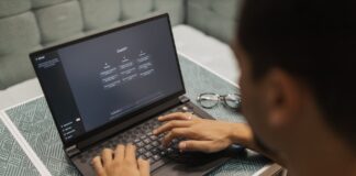ChatGPT ಗೆ ಎದುರಾಳಿ Google Bard man people woman laptop