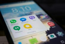 ಒಂದೇ ಫೋನ್ನಲ್ಲಿ ಎರಡು WhatsApp ಖಾತೆ ಬಳಸುವುದು ಹೇಗೆ? black android smartphone
