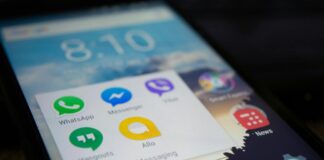 ಒಂದೇ ಫೋನ್ನಲ್ಲಿ ಎರಡು WhatsApp ಖಾತೆ ಬಳಸುವುದು ಹೇಗೆ? black android smartphone